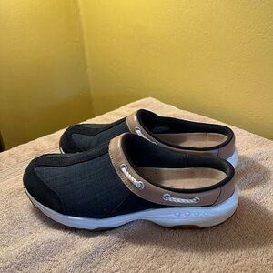 Blue and Tan Slip-On Clogs Nautical Women Size 8 Mules Slip On